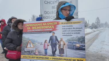 Mieszkańcy blokowali drogę. Urzędnicy wskazują na procedury