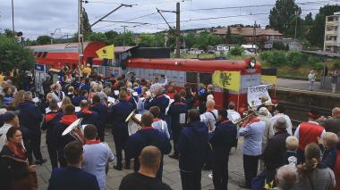 Pogoda nie zniechęciła. Tysiące Kaszubów na zjeździe w Rumi