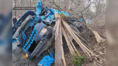 Zderzenie ciężarówki z osobówką