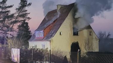 Pożar poddasza – z ogniem walczyło pięć zastępów straży