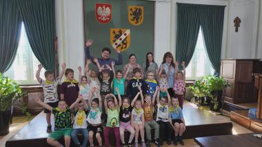 Przedszkolaki poznały kulisy pracy starostwa