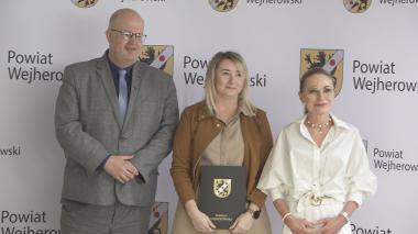 Umowy grantowe wręczone