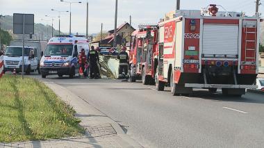 Motocyklista w zderzeniu z barierką nie miał szans na przeżycie