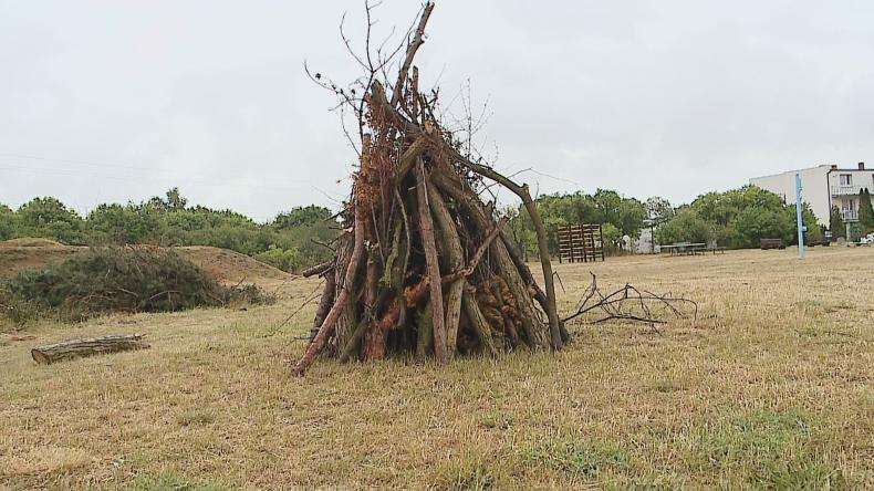 Sobótki – pal ognisko z głową