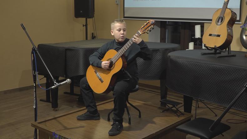 Młodzi gitarzyści zmierzyli się w Pucku