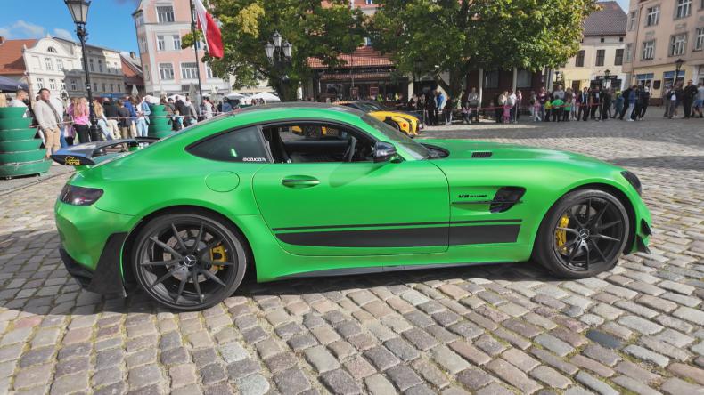 Motoryzacyjne show i szczytny cel