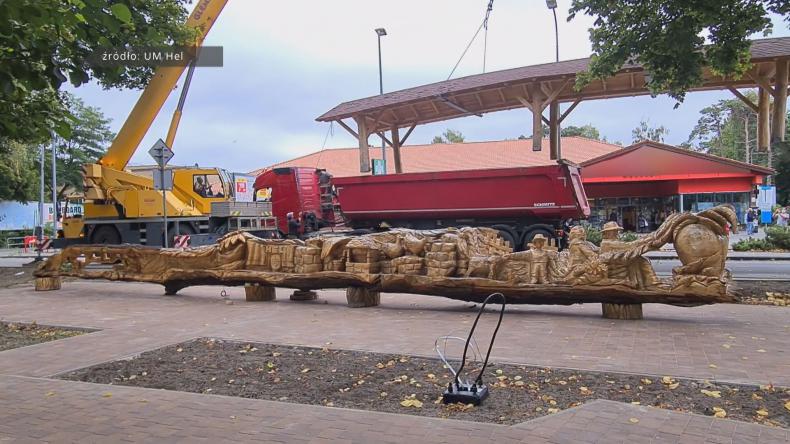 Rzepka ozdobiła helski park