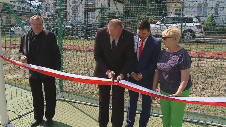 Boisko wielofunkcyjne w prezencie na dzień dziecka