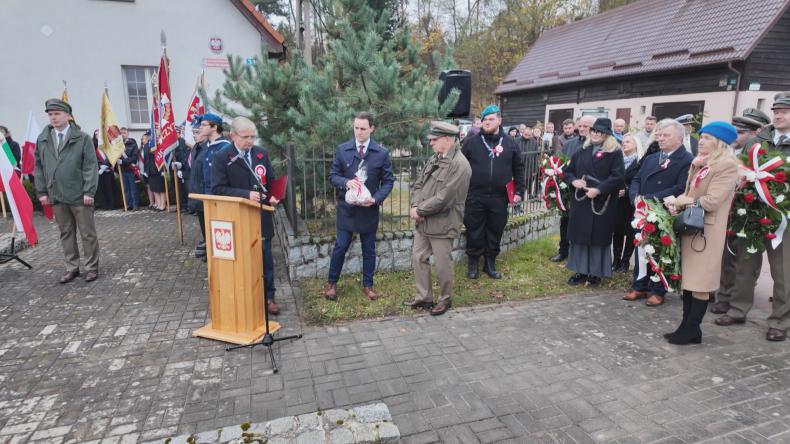 Świętowali niepodległość i 100-lecie Lasów Państwowych