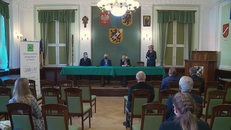 Wspólnie będą kształcić specjalistów w dziedzinie finansów