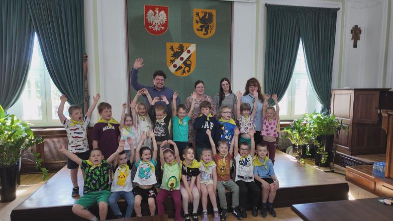 Przedszkolaki poznały kulisy pracy starostwa