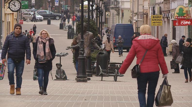 Kobiety ciągle zarabiają mniej