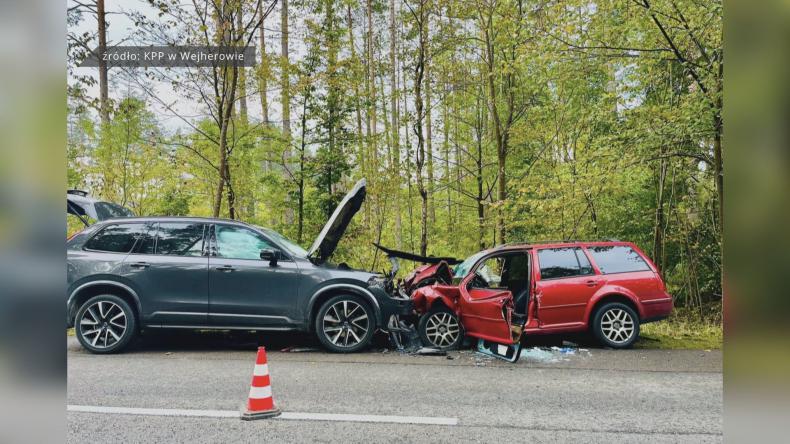 Zderzenie osobówek na „krokowskiej szosie”