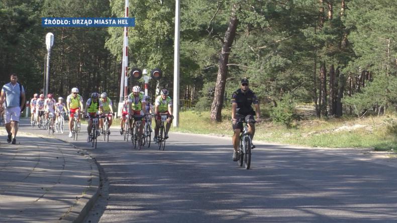 Rowerami pielgrzymują z gór na Hel