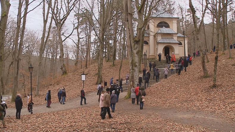 Tradycja sprowadziła wiernych na wejherowską kalwarię