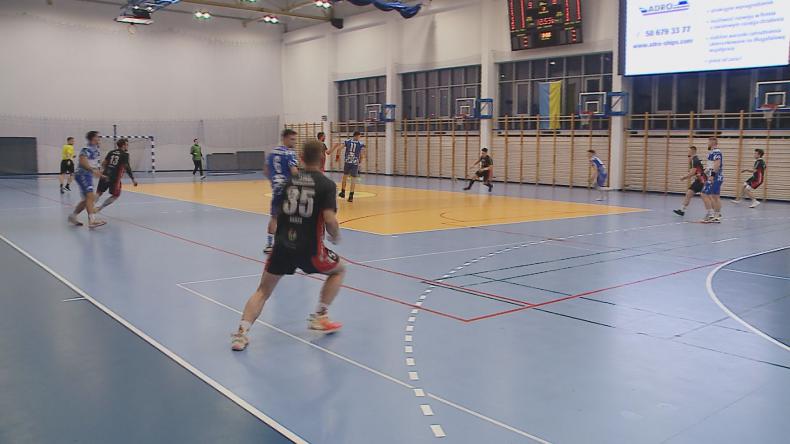 Porażka Tytanów z Jeziorakiem