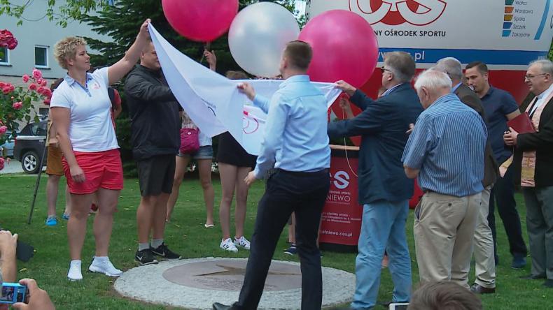 Mistrzyni odsłoniła swoją tablicę w Cetniewie