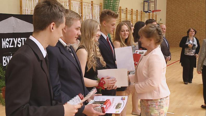 Co szósty uczeń gimnazjum w Bolszewie to prymus