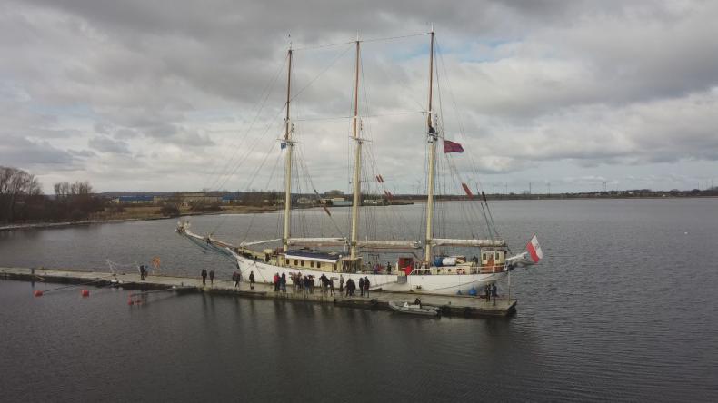 Wyjątkowy gość zacumował w puckim porcie