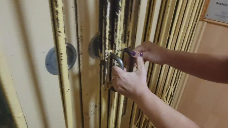 Kilkudziesięcioletnia winda do wymiany