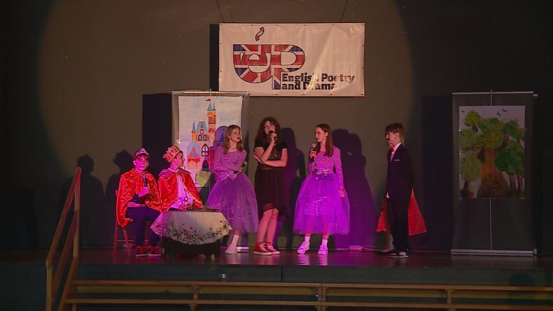 Poezja, śpiew i teatr w języku angielskim