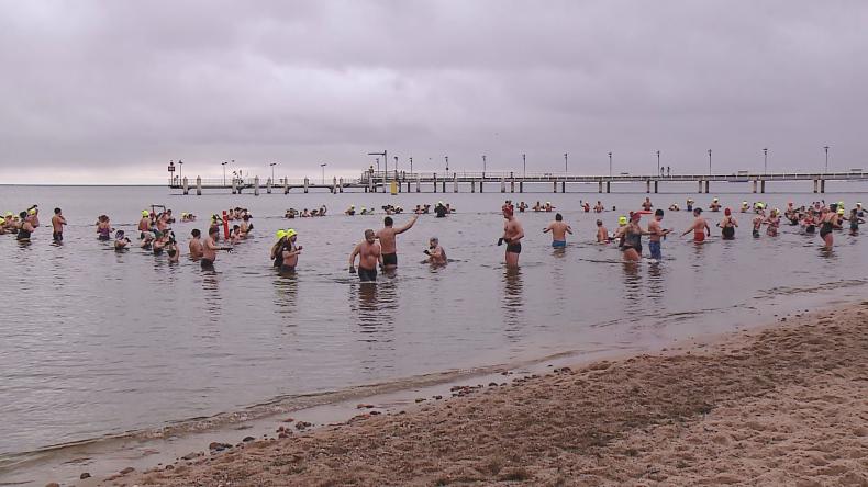 Stworzyli serce na Bałtyku, by pomagać dzieciom