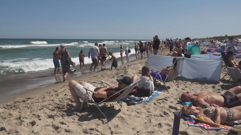 Plaże pełne, mimo czerwonej flagi