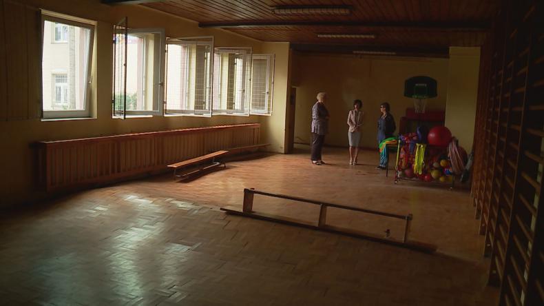 W zalanej szkole dalej czekają na remont