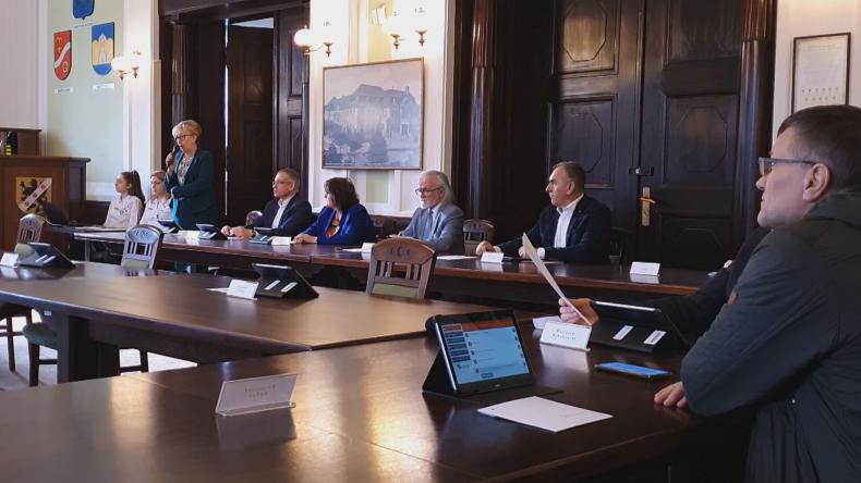 Środki na pobyt uchodźców w powiatowym budżecie