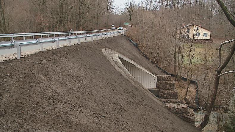 Minister na otwarciu mostu w Dąbrówce