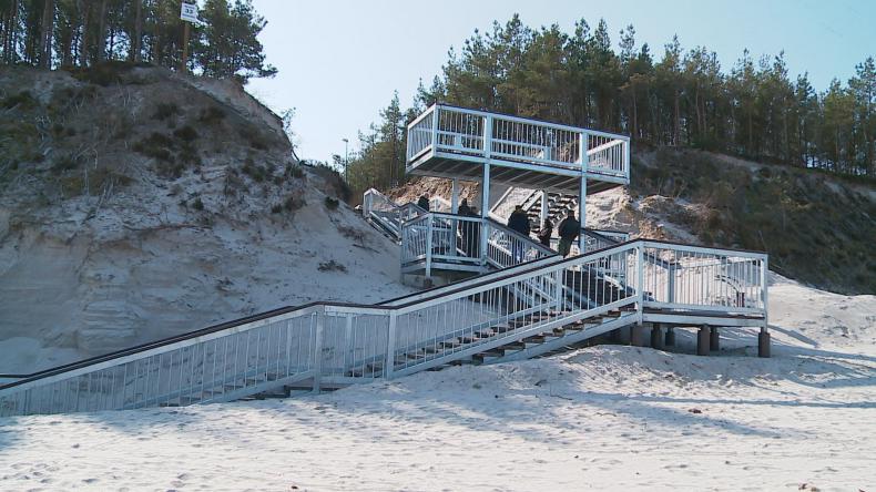 Nowe schody na plażę w Białogórze już gotowe