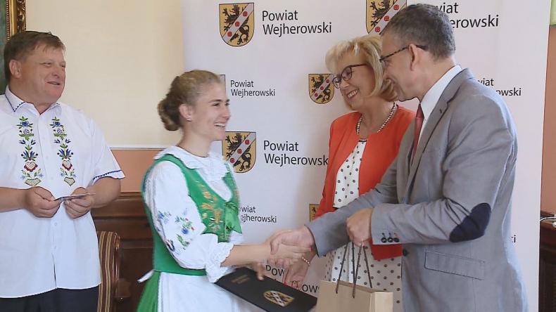 Powiat wejherowski kaszubskim stoi, udowodnili młodzi