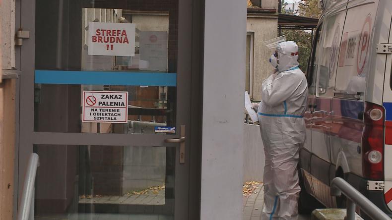 Nierówna walka z COVID-em w puckim szpitalu