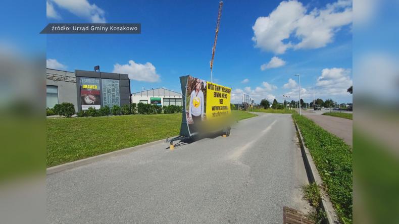 Krytykuje władzę na banerach i w internecie