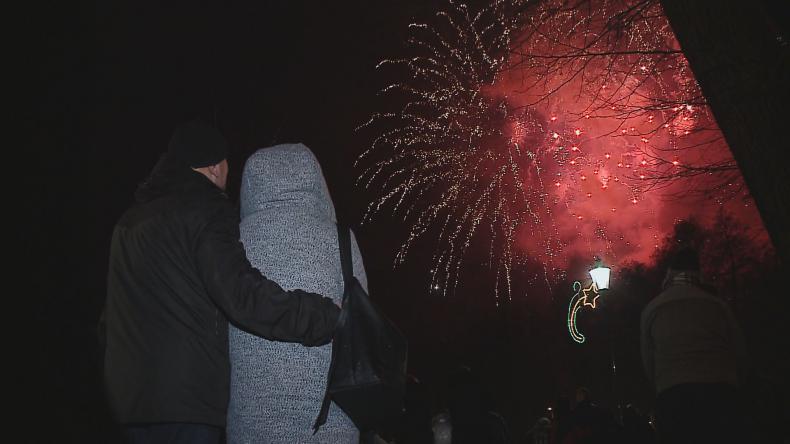 Sylwestrowa noc w parku miejskim w Wejherowie