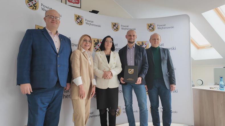 Umowy z klubami sportowymi podpisane