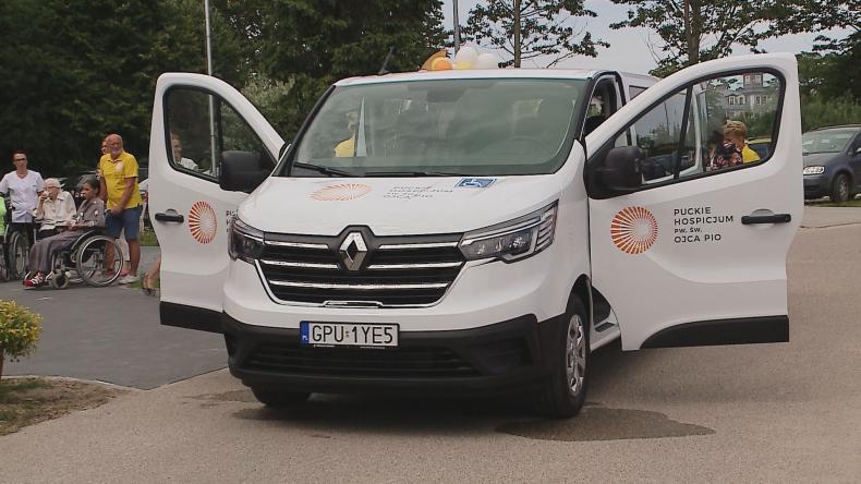Nowy samochód Puckiego Hospicjum