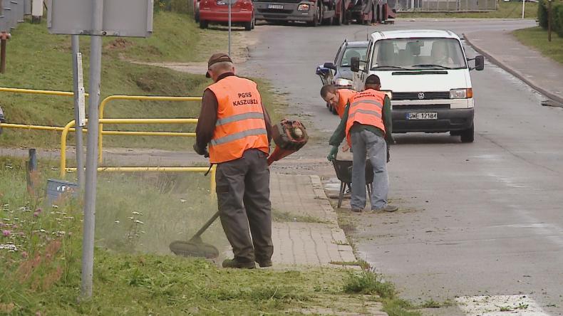 „Dobrodziejki” wciągają do pracy kobiety