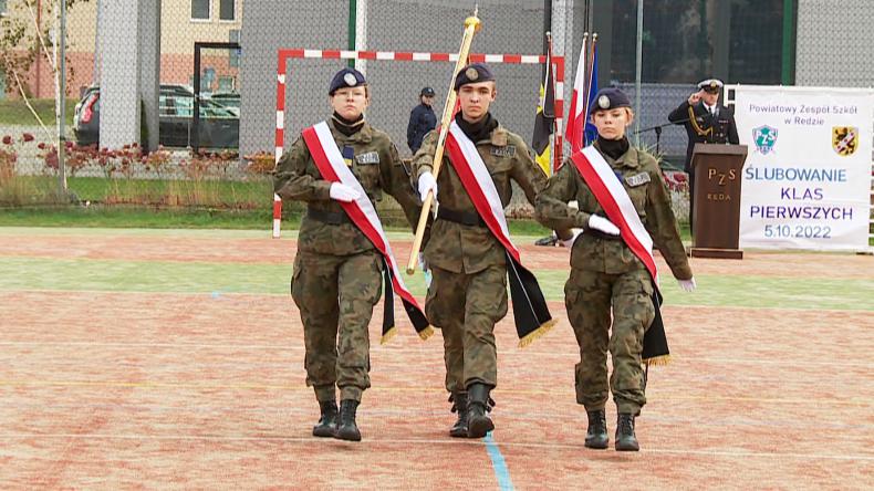 Ślubowanie klas mundurowych w PZS w Redzie