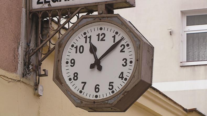 W weekend przestawiamy zegarki