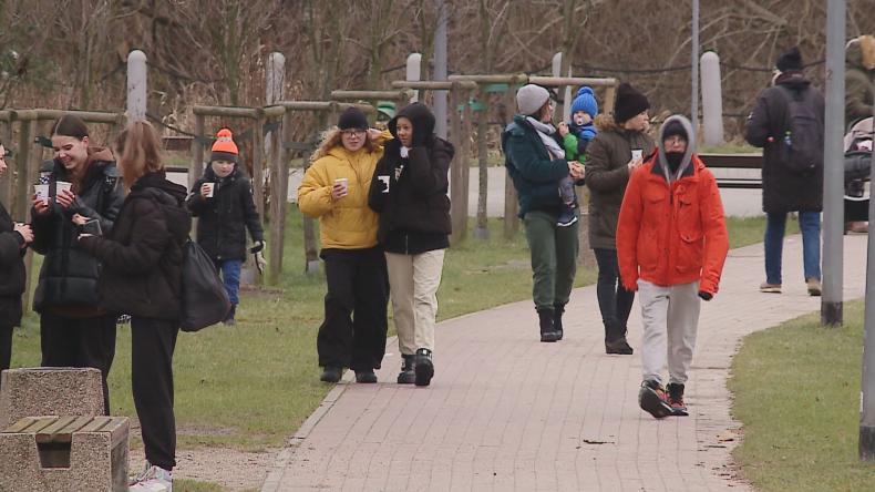 Rozdawali gorącą czekoladę i słodkie wypieki