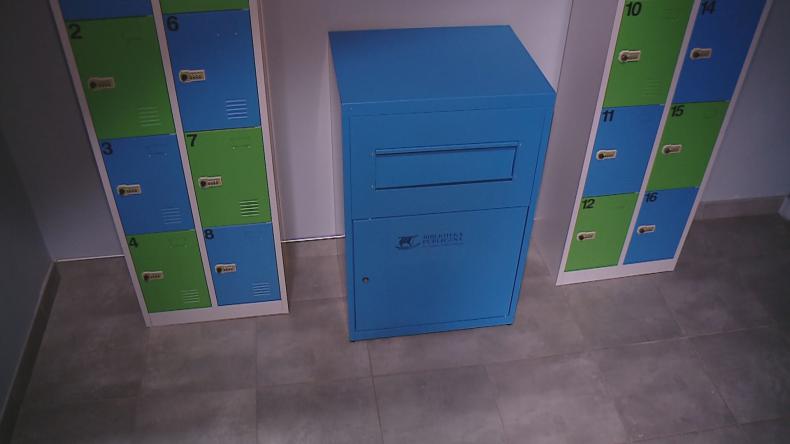 Książka z szafkomatu – nowy pomysł puckiej biblioteki