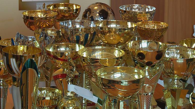 Powalczą o rekord za pomocą pucharów