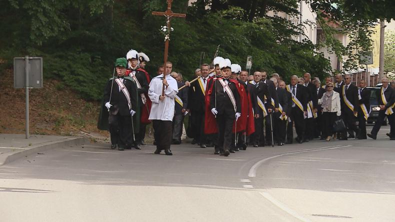 Rycerze Kolumba modlą się na wejherowskiej kalwarii